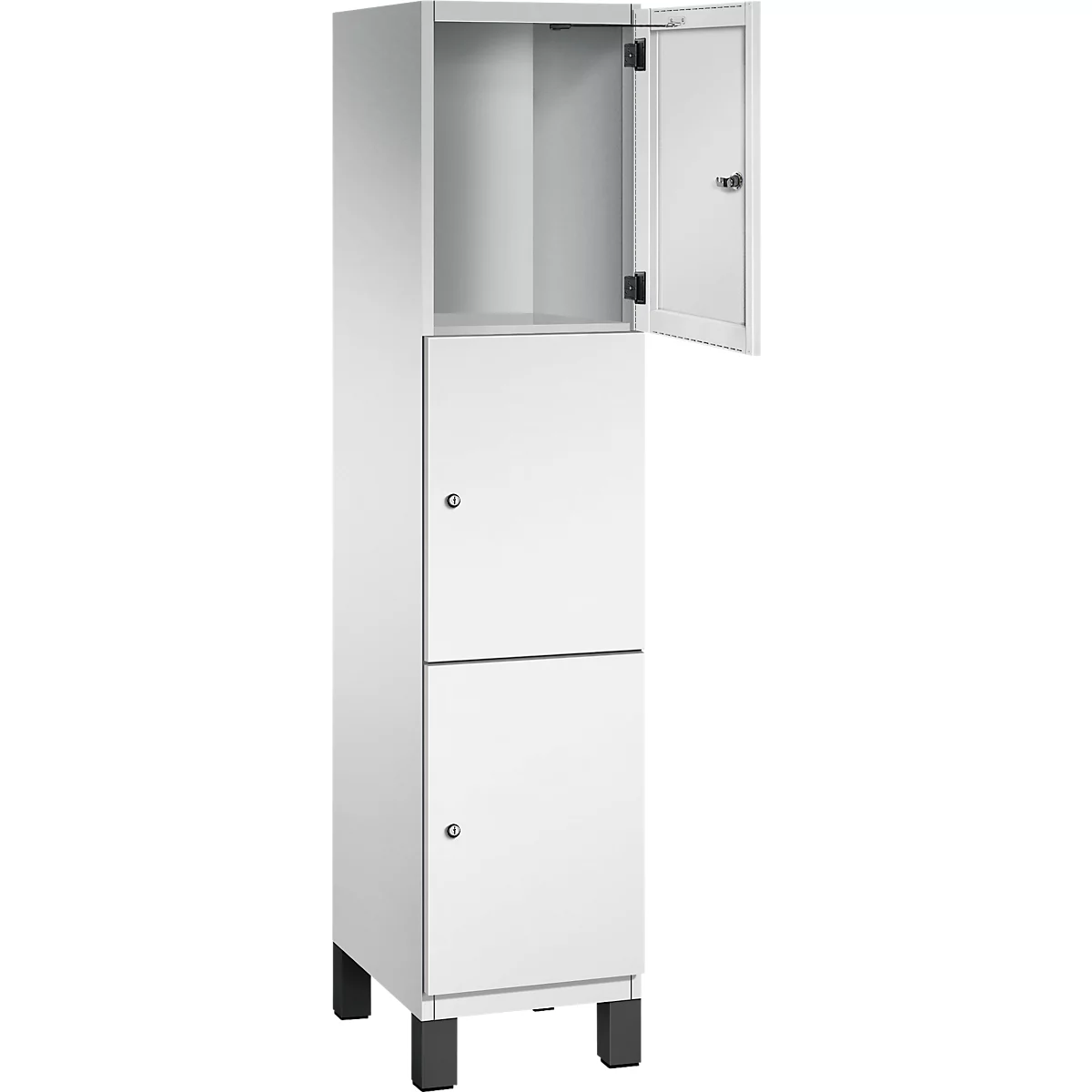 Une armoire blanche avec deux portes et une porte ouverte. L'armoire repose sur des pieds noirs.