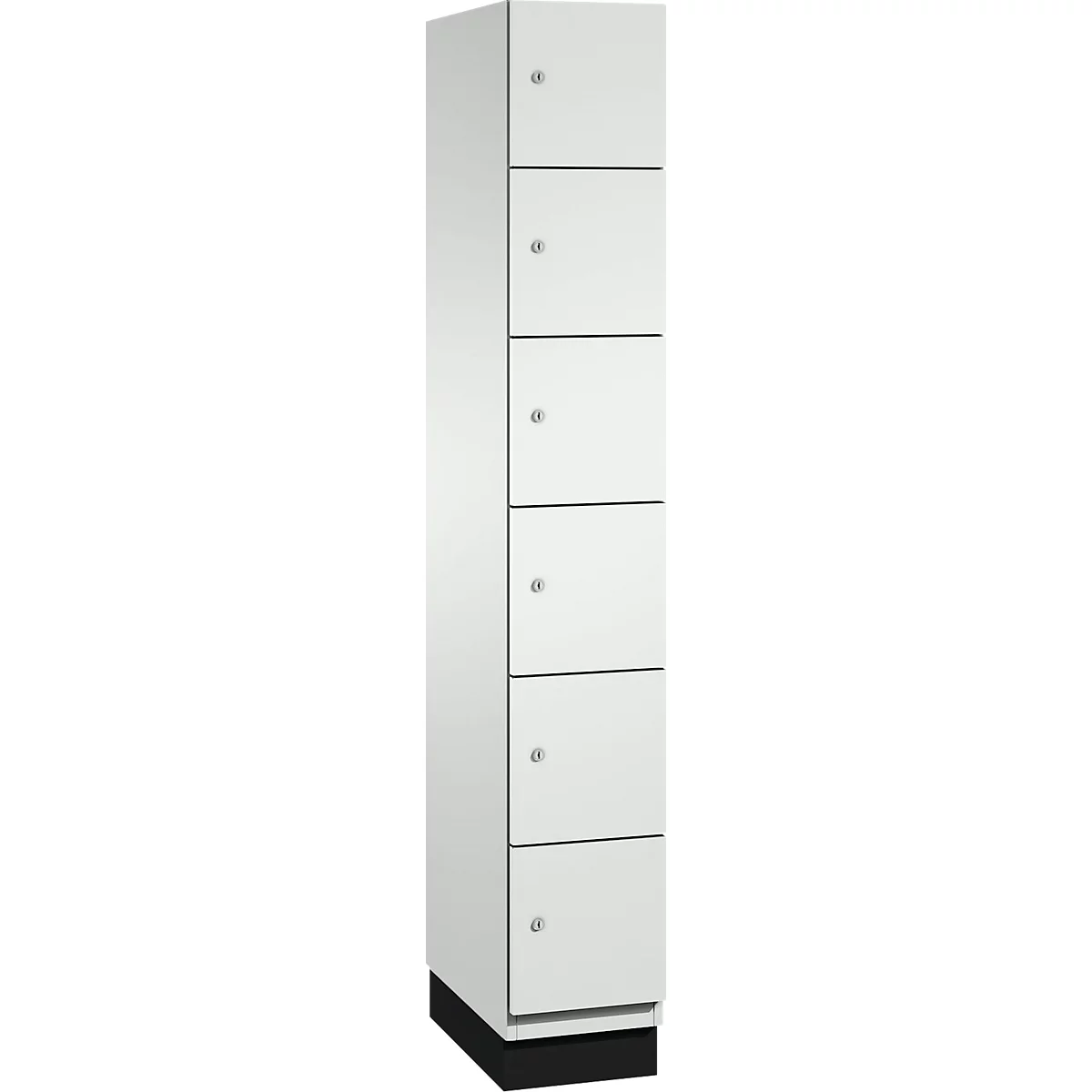 Armoire blanche et haute avec six tiroirs. Les tiroirs ont de petits boutons ronds.