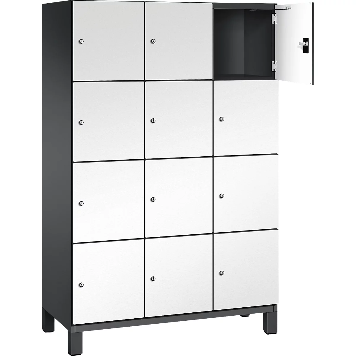 Armoire à douze compartiments, un compartiment ouvert. Portes blanches, cadre sombre, poignées argentées.