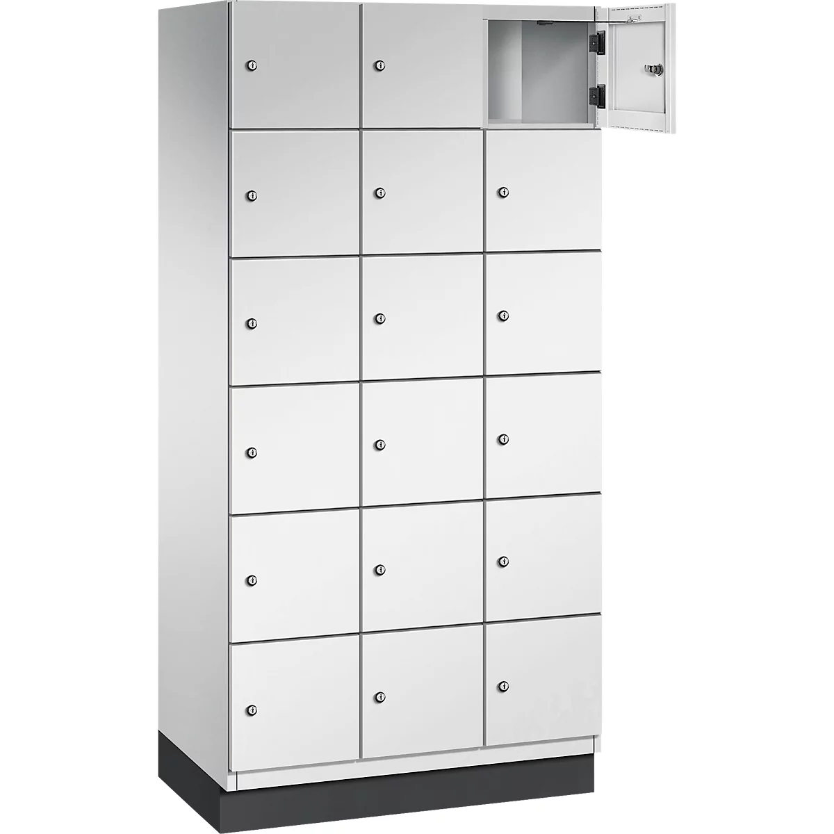 Armoire blanche avec 16 portes, dont une ouverte.