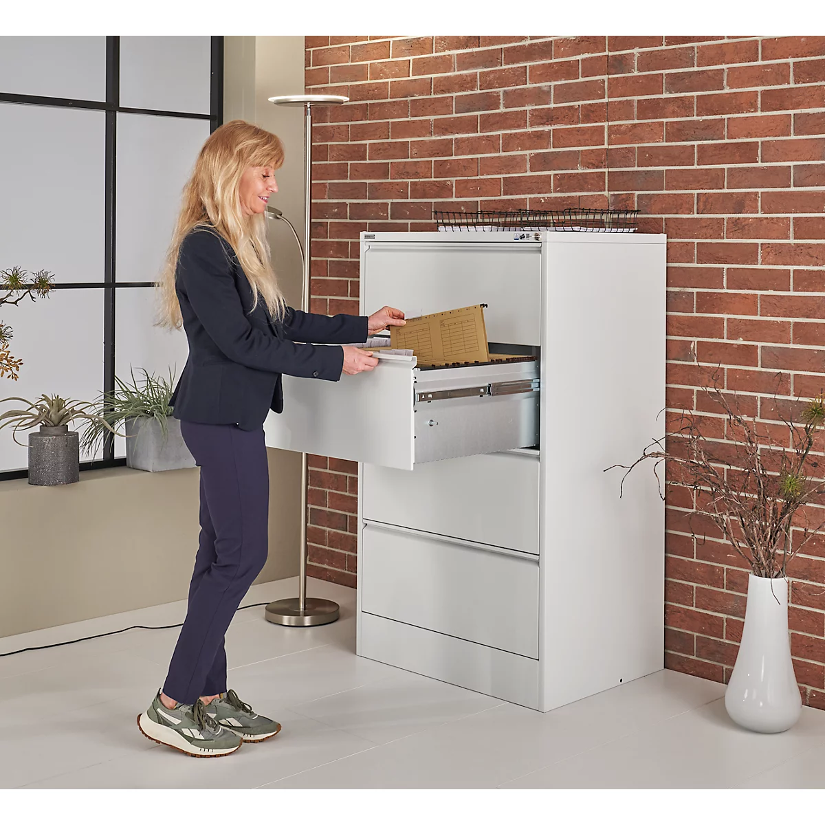 Armoire à dossiers suspendus + 50 dossiers suspendus, gratuits