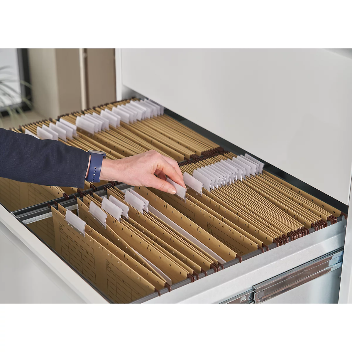 Armoire à dossiers suspendus + 50 dossiers suspendus, gratuits
