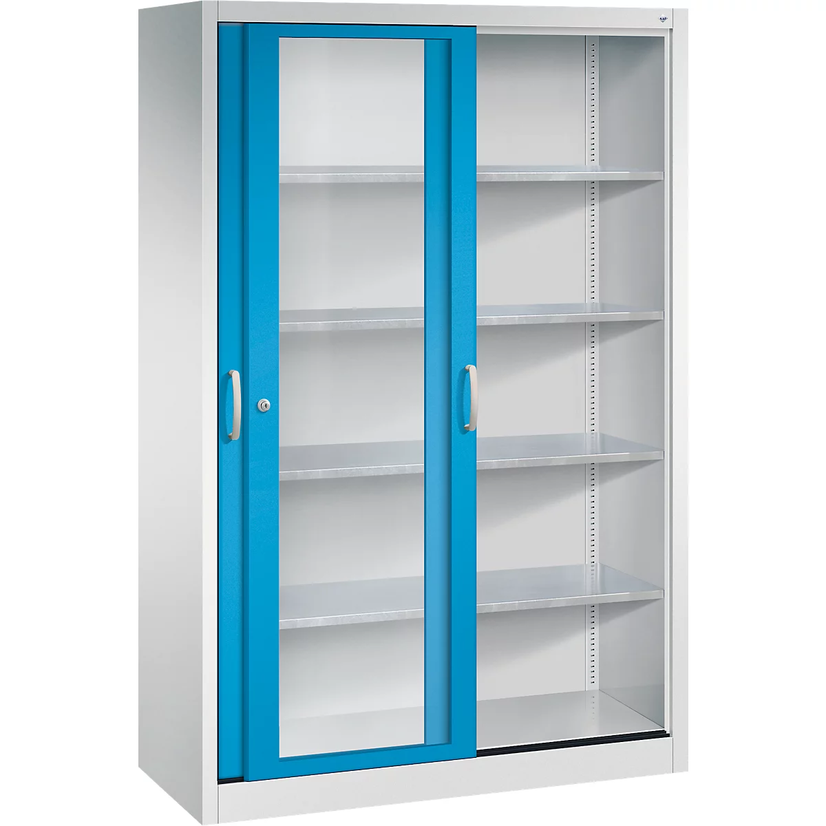 Une armoire métallique blanche avec une porte coulissante bleue vitrée et quatre étagères sur fond neutre.