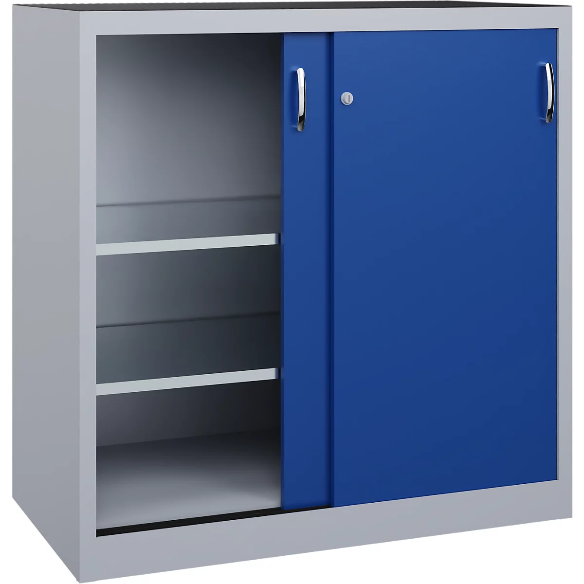 Une armoire métallique grise avec une porte coulissante bleue ; le compartiment gauche est ouvert et montre deux étagères.