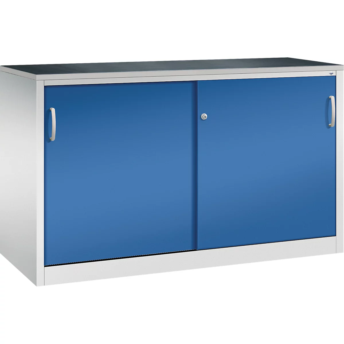Une large armoire d'atelier avec des portes coulissantes bleues et un corps blanc.
