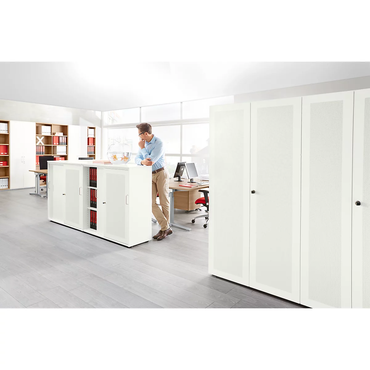 Armoire à portes battantes, 2 portes, surface acoustique, 800 x 1930 mm, 5 HC, blanc