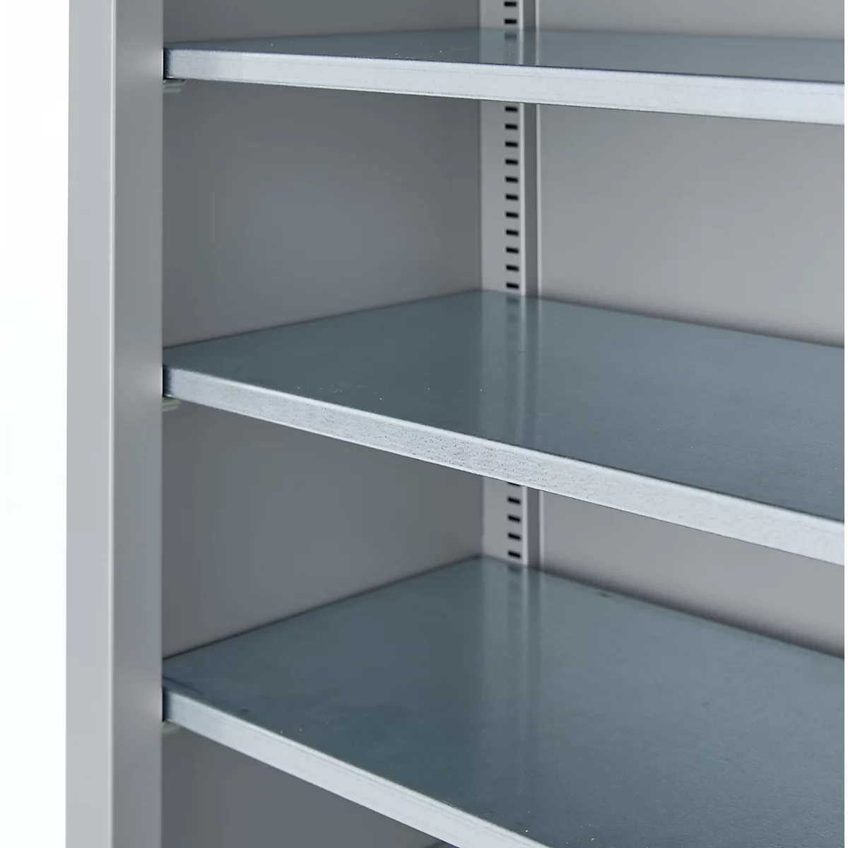 Étagère métallique grise avec trois étagères.