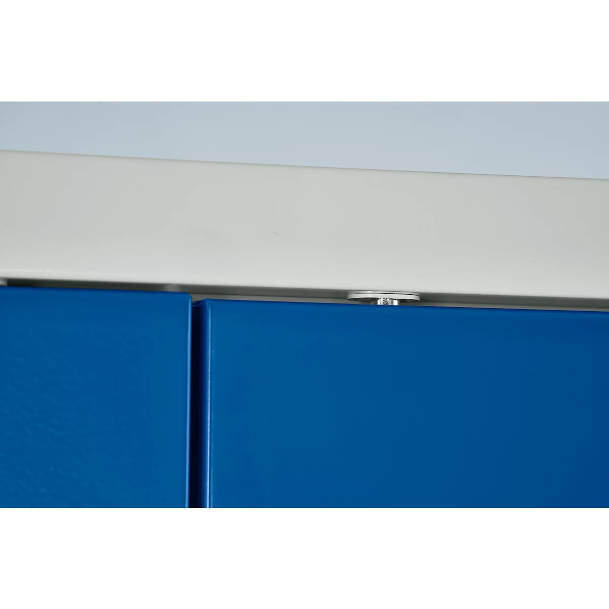 Armoire à portes battantes - en acier – l. 916 x P 422 x H 1950 mm - 5 HC - 4 tablettes – verrouillable - gris clair RAL 7035/bleu gentiane RAL 5010