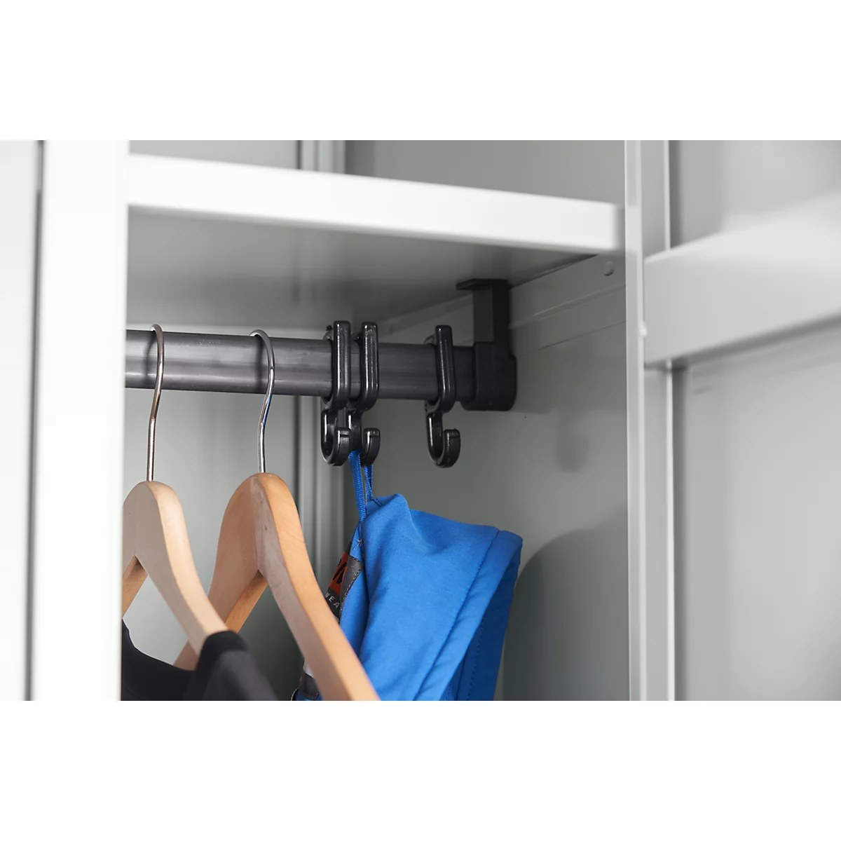 Armoire à vêtements, 2 portes, L 600 x H 1800 mm, pieds inclus, serrure à loquet rotatif, gris clair