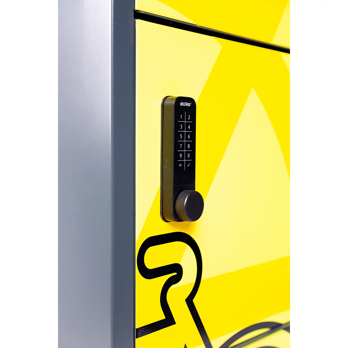 Gros plan d'un verrou à clavier noir avec poignée rotative sur une porte jaune avec des motifs noirs.