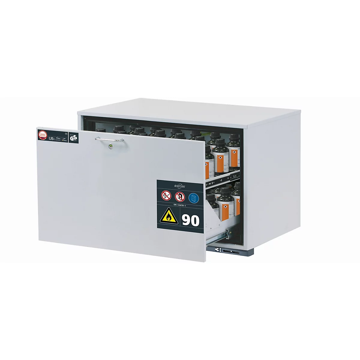 Armoire de sécurité blanche avec porte ouverte. A l'intérieur de l'armoire se trouvent de nombreuses bouteilles avec des étiquettes. Des panneaux d'avertissement sont apposés sur la porte.