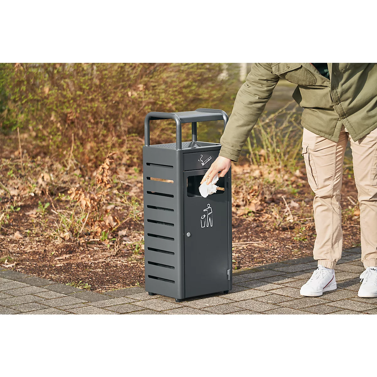 Asbak-afvalbak voor binnen en buiten, B 330 x D 280 x H 880 mm