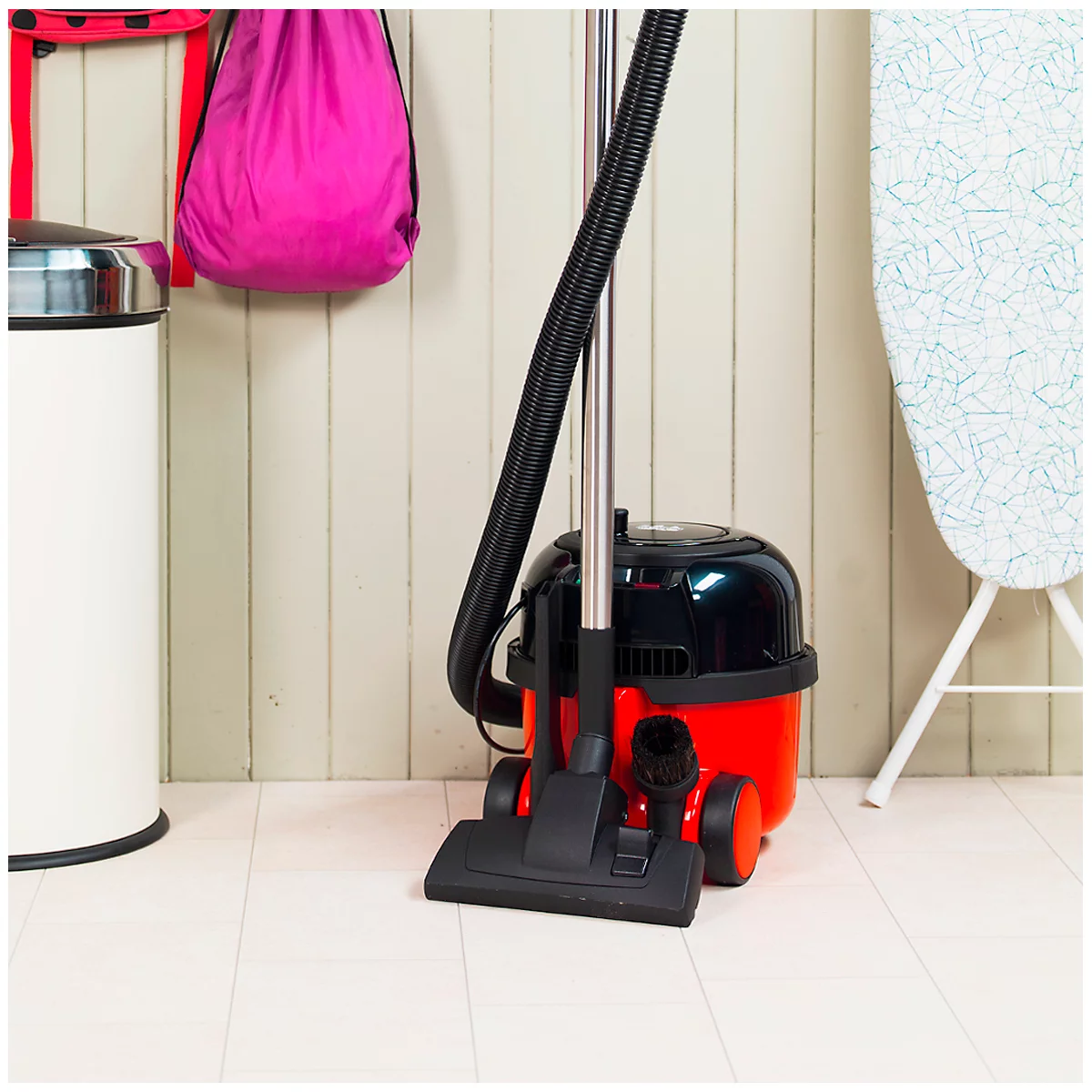 Aspirateur Henry Xtra, 620 W, filtre à air durable, volume 6 L, avec accessoires, rouge