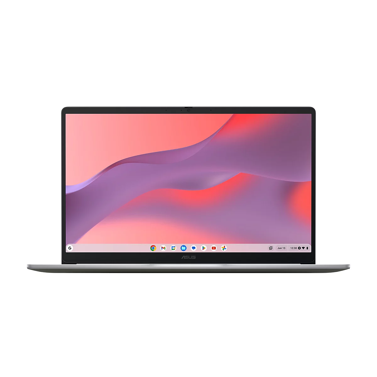 Frontansicht eines silbernen Asus Chromebook Laptops mit eingeschaltetem Bildschirm vor weißem Hintergrund.
