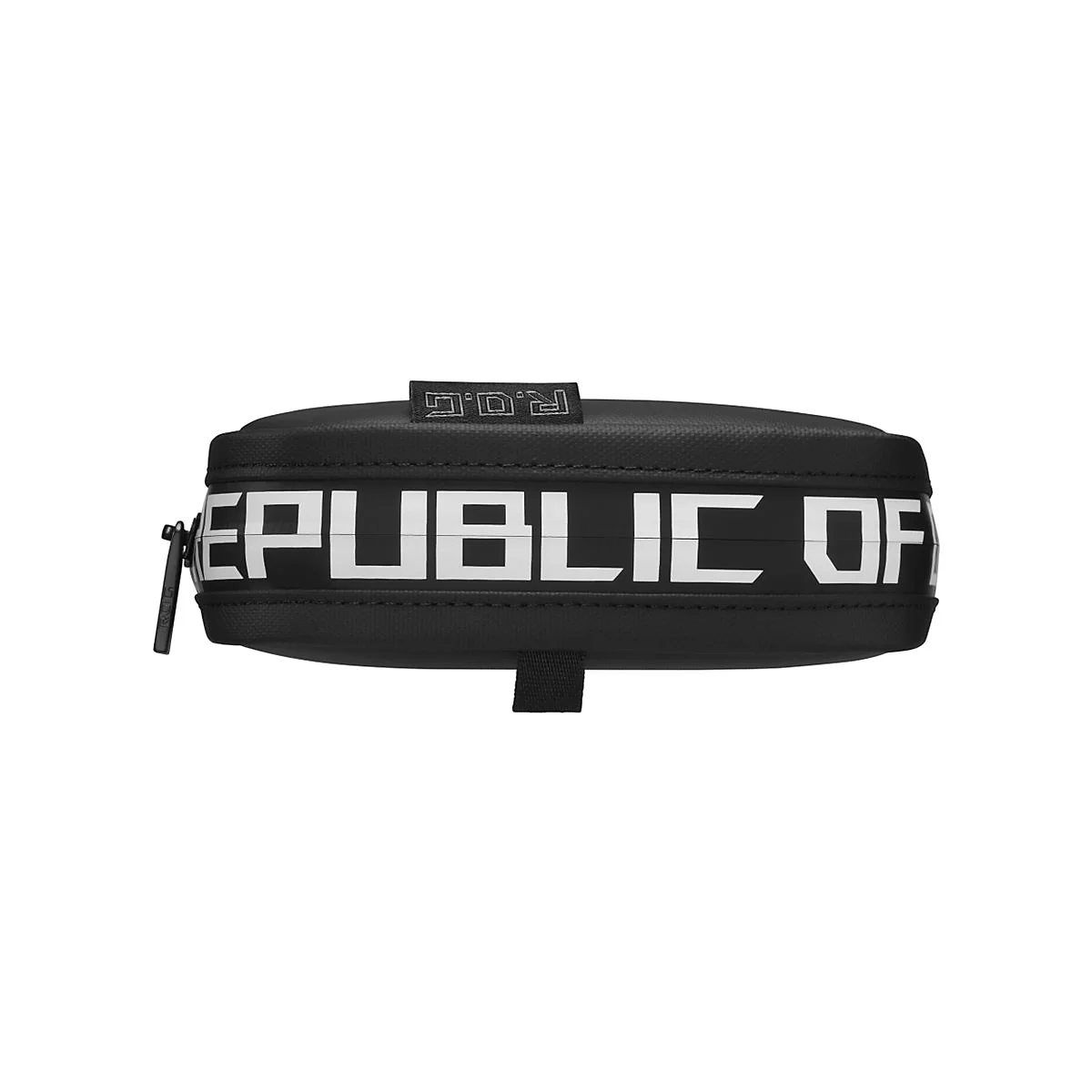 Schwarze, rechteckige Tasche mit weißem Schriftzug "REPUBLIC OF". Oben steht "R.O.G.". Schwarzer Reißverschluss.
