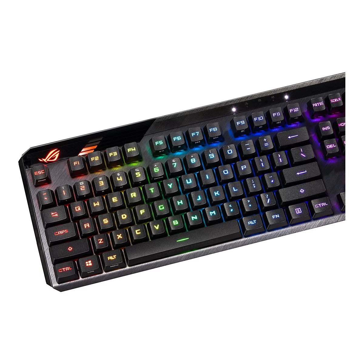 Nahaufnahme einer schwarzen Gaming-Tastatur mit beleuchteten, farbigen Tasten. Buchstaben und Symbole sind deutlich zu erkennen.