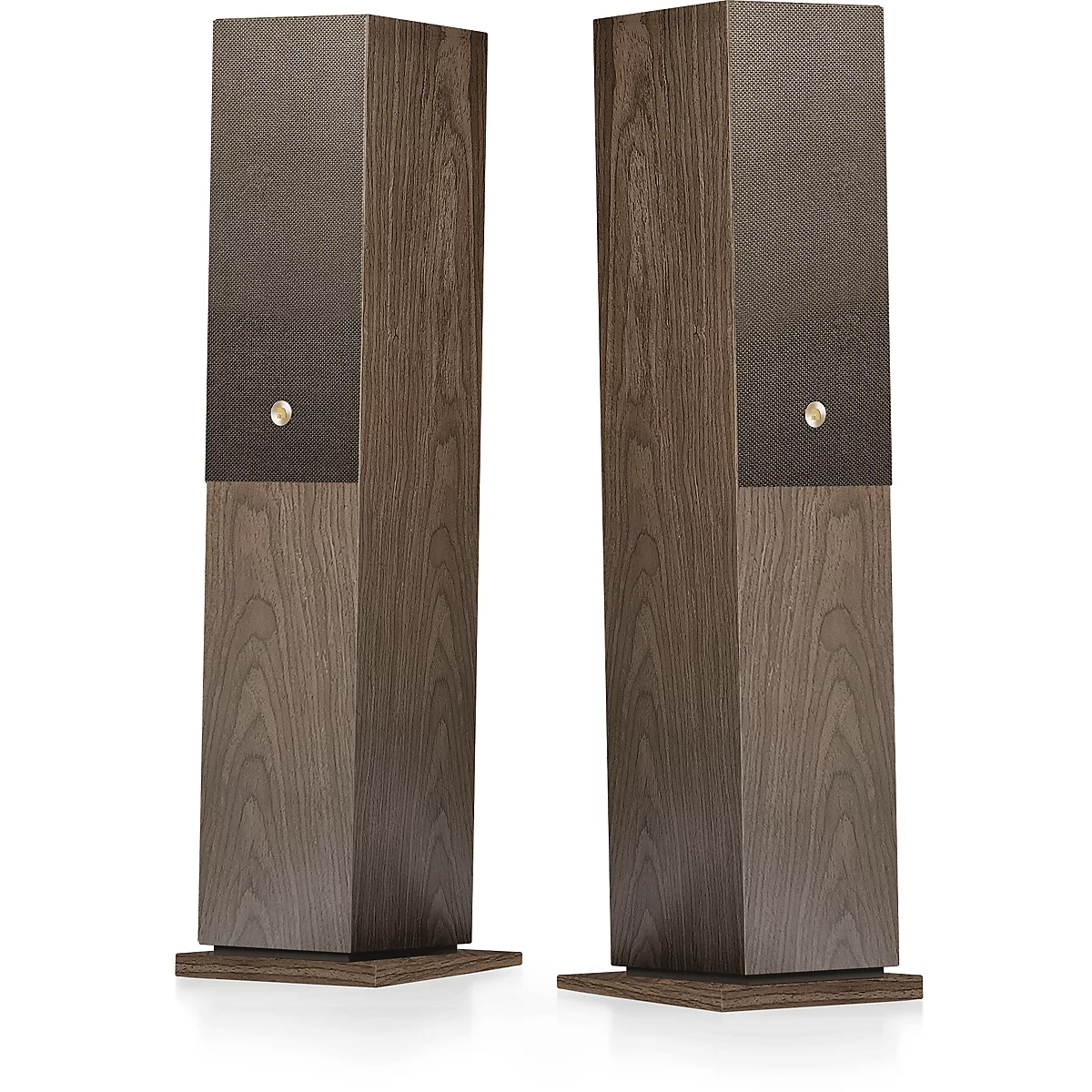 Zwei hohe Lautsprecherboxen aus Holz mit Frontblenden und goldenen Details, vor weißem Hintergrund.