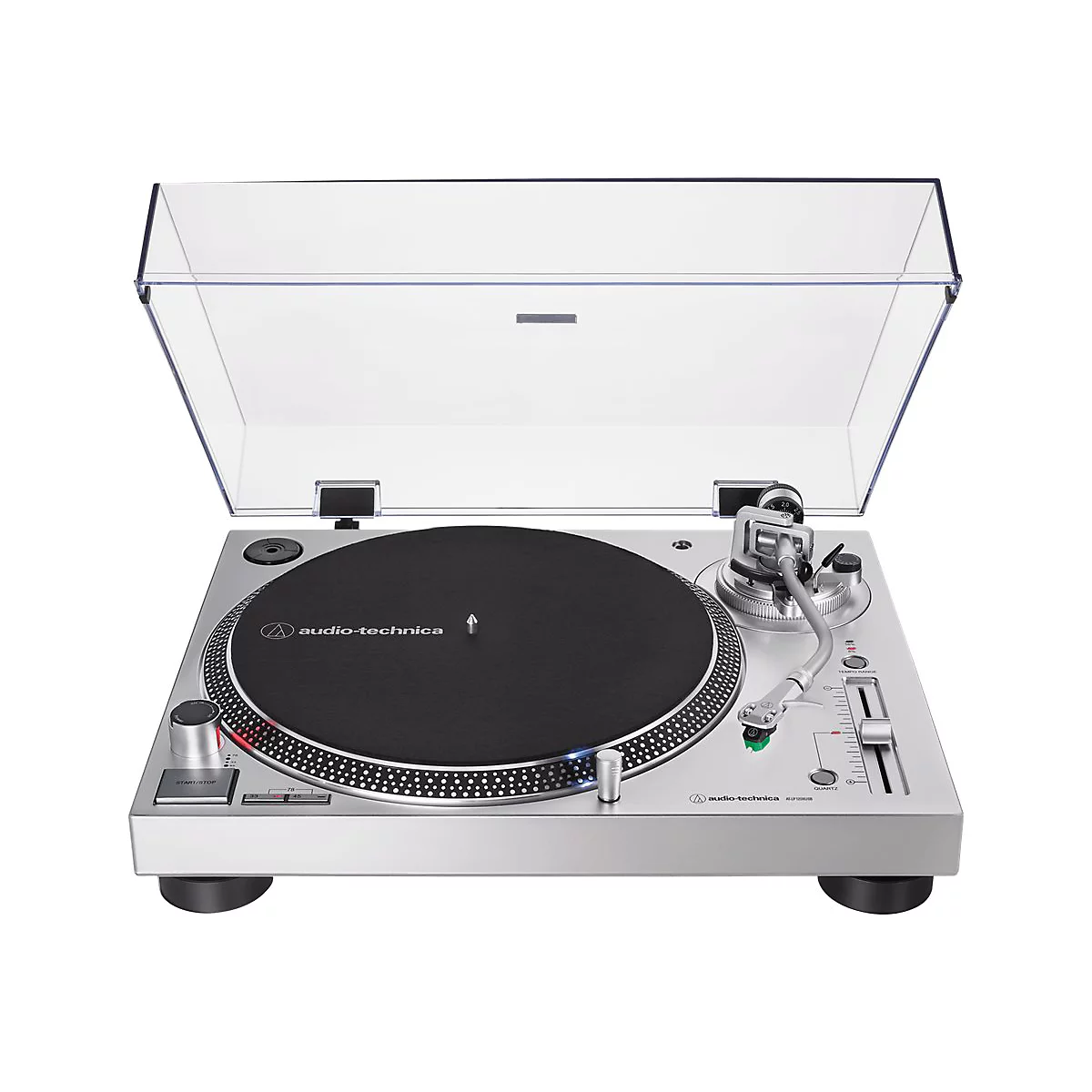 Silberner Audio-Technica Plattenspieler mit schwarzem Plattenteller und geöffneter Staubschutzhaube.