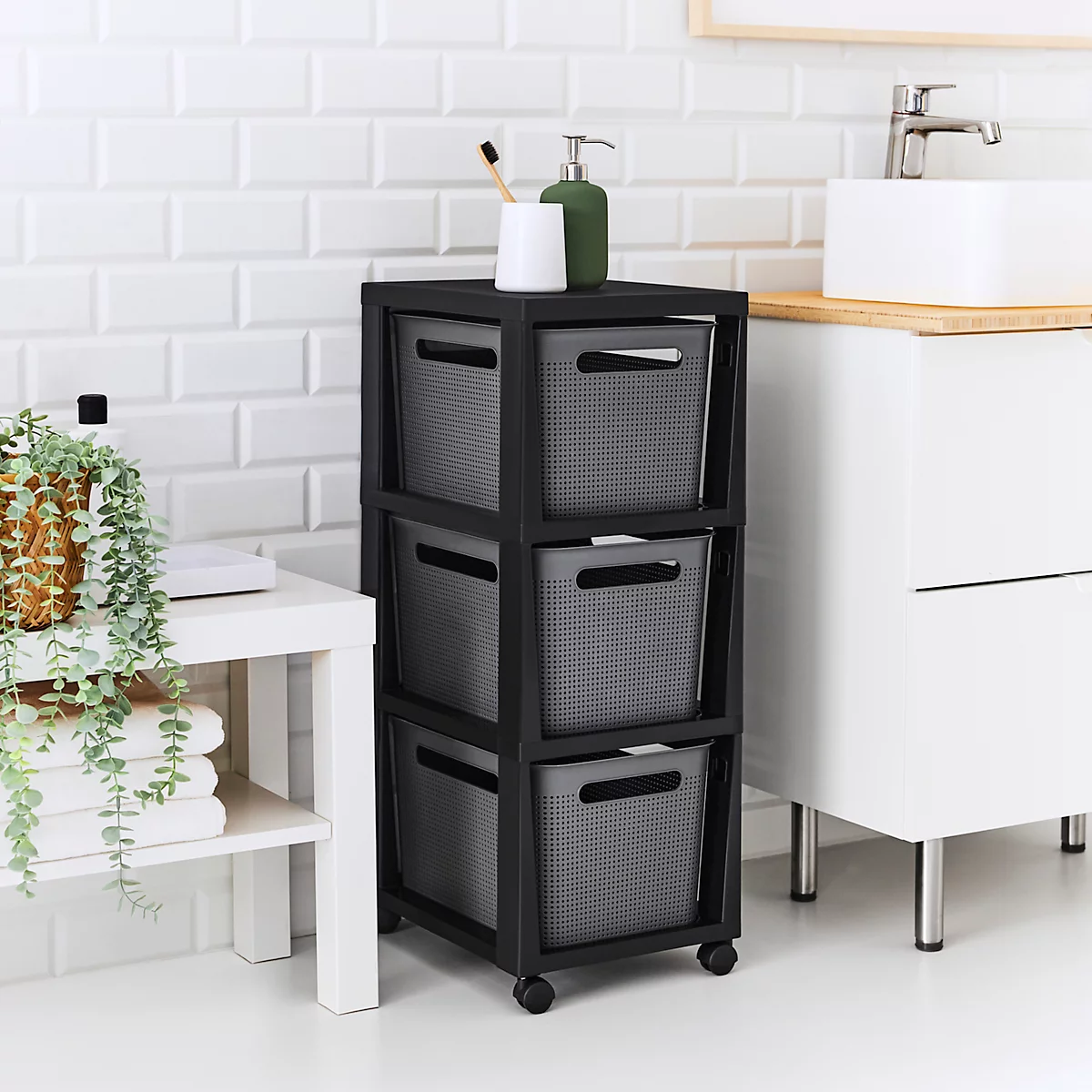 Aufbewahrungsturm BRISEN, mit Rollen, 3 x 16 Liter, bis 30 kg, beidseitig entnehmbare Schubladen, Recyclingkunststoff, BPA-frei, L 300 x B 366 x H 770 mm, anthrazit