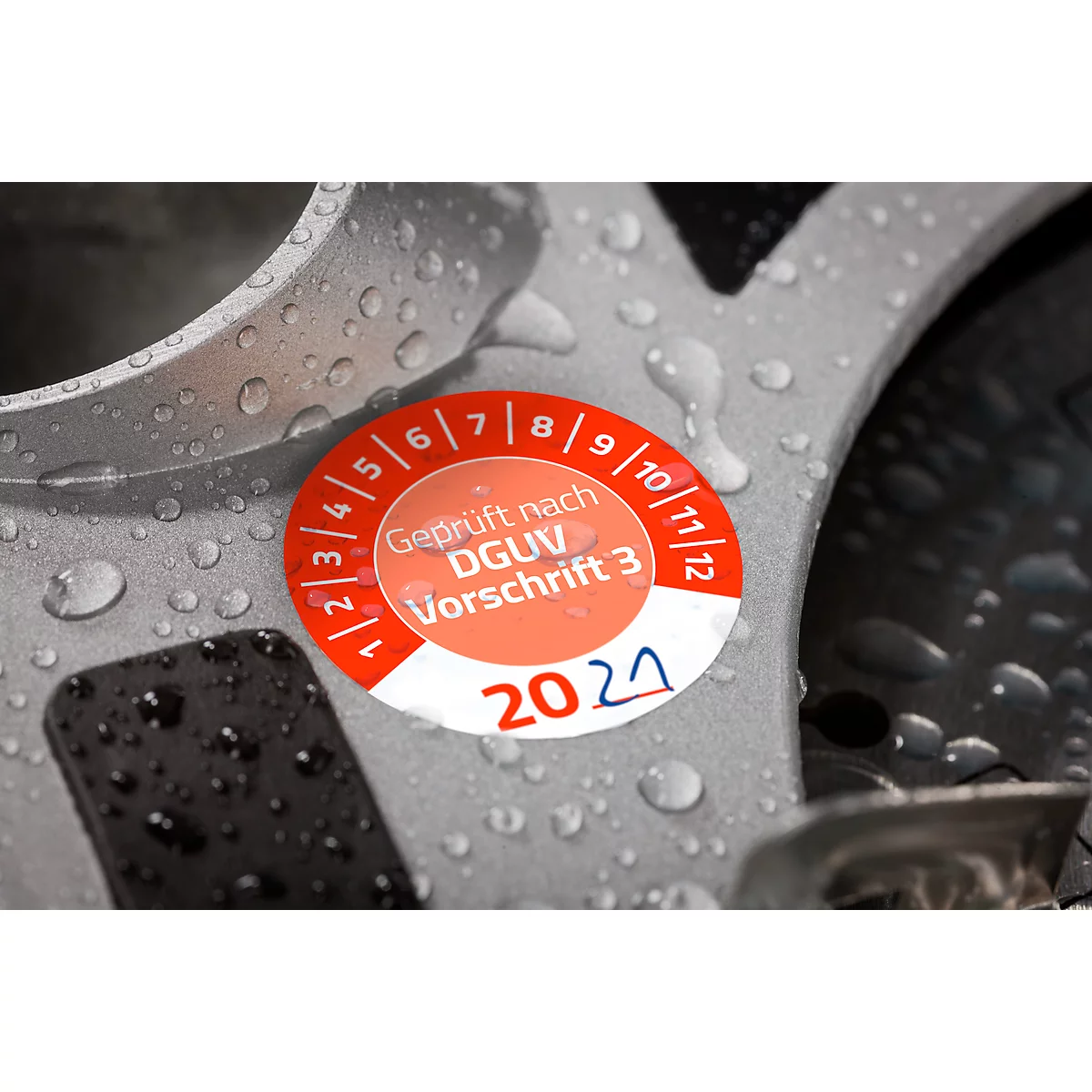 Avery Zweckform 7907 Prüfplaketten „DGUV Vorschrift 3“ 20__zum Selbereintragen, extrem robust, Ø 30 mm, 80 Stück/10 Bogen, Vinylfolie, rot
