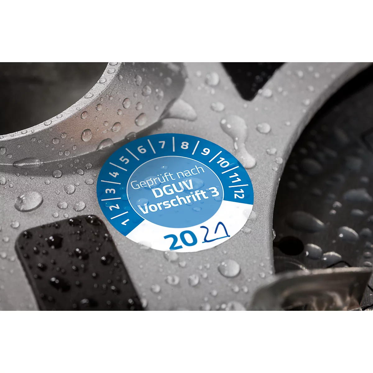 Avery Zweckform 7909 Prüfplaketten „DGUV Vorschrift 3“ 20__ zum Selbereintragen, extrem robust, Ø 30 mm, 80 Stück/10 Bogen, Vinylfolie, blau