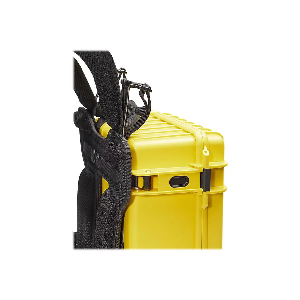 Gelber Hartschalenkoffer mit befestigtem schwarzem Rucksack-Tragesystem vor weißem Hintergrund.