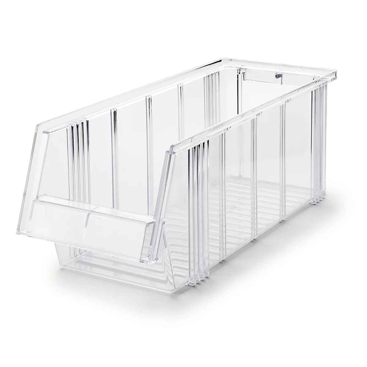 Bac de rangement transparent et rectangulaire en plastique avec façade ouverte sur fond blanc.