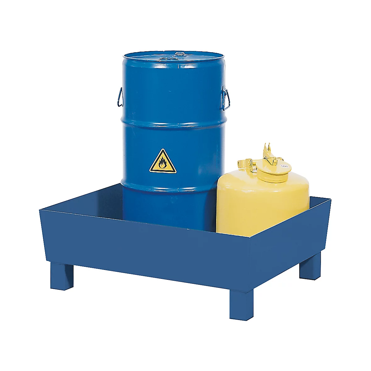 Bac de rétention bleu avec un fût bleu et un bidon jaune. Le fût porte un symbole de danger.