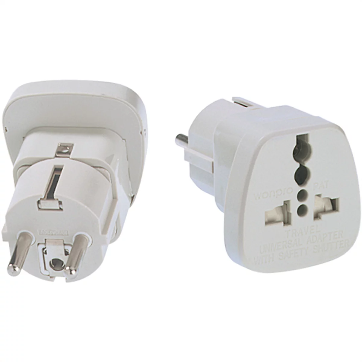 Zwei weiße Universal-Reiseadapter vor weißem Hintergrund.