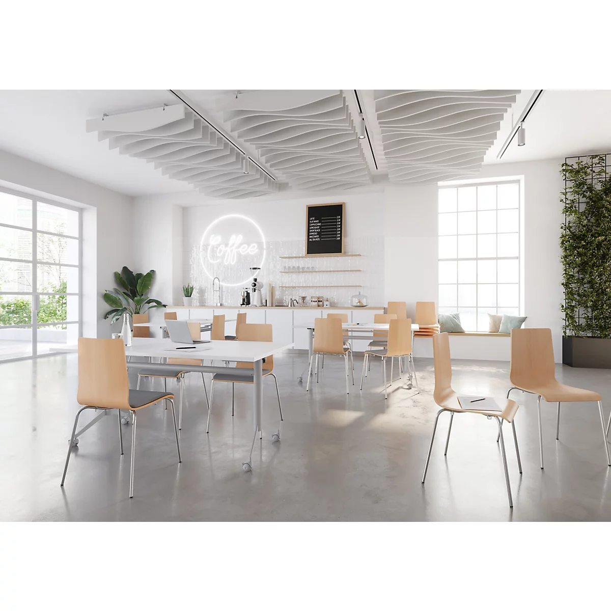 Intérieur clair et moderne avec tables, chaises et coin café. Revêtement de plafond à motif de vagues.