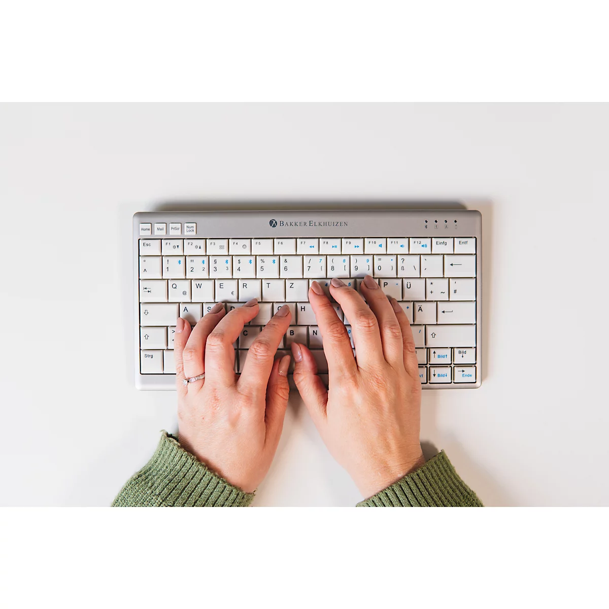 BakkerElkhuizen Tastatur UltraBoard 950 V2 Wireless, Bluetooth, 3 m Reichweite, HotKeys, USB-C, QWERTZ, dunkelgrau/hellgrau