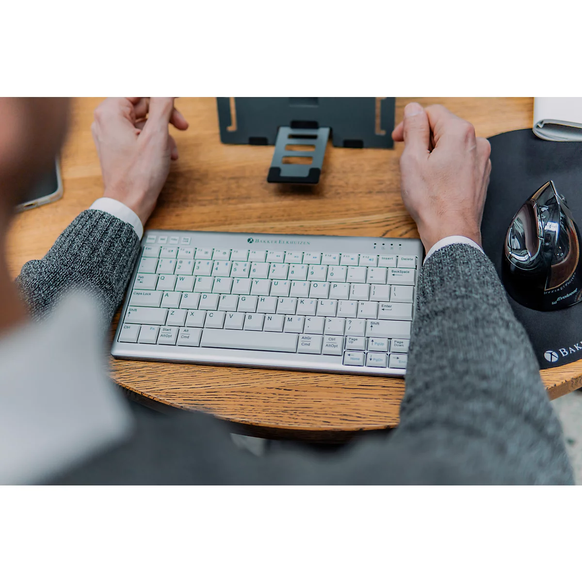 BakkerElkhuizen Tastatur UltraBoard 950 V2 Wireless, Bluetooth, 3 m Reichweite, HotKeys, USB-C, QWERTZ, dunkelgrau/hellgrau