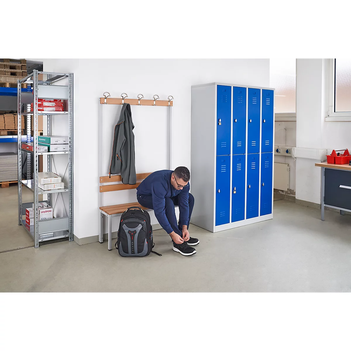 Banc de vestiaires avec dossier et crochets L 1000 mm