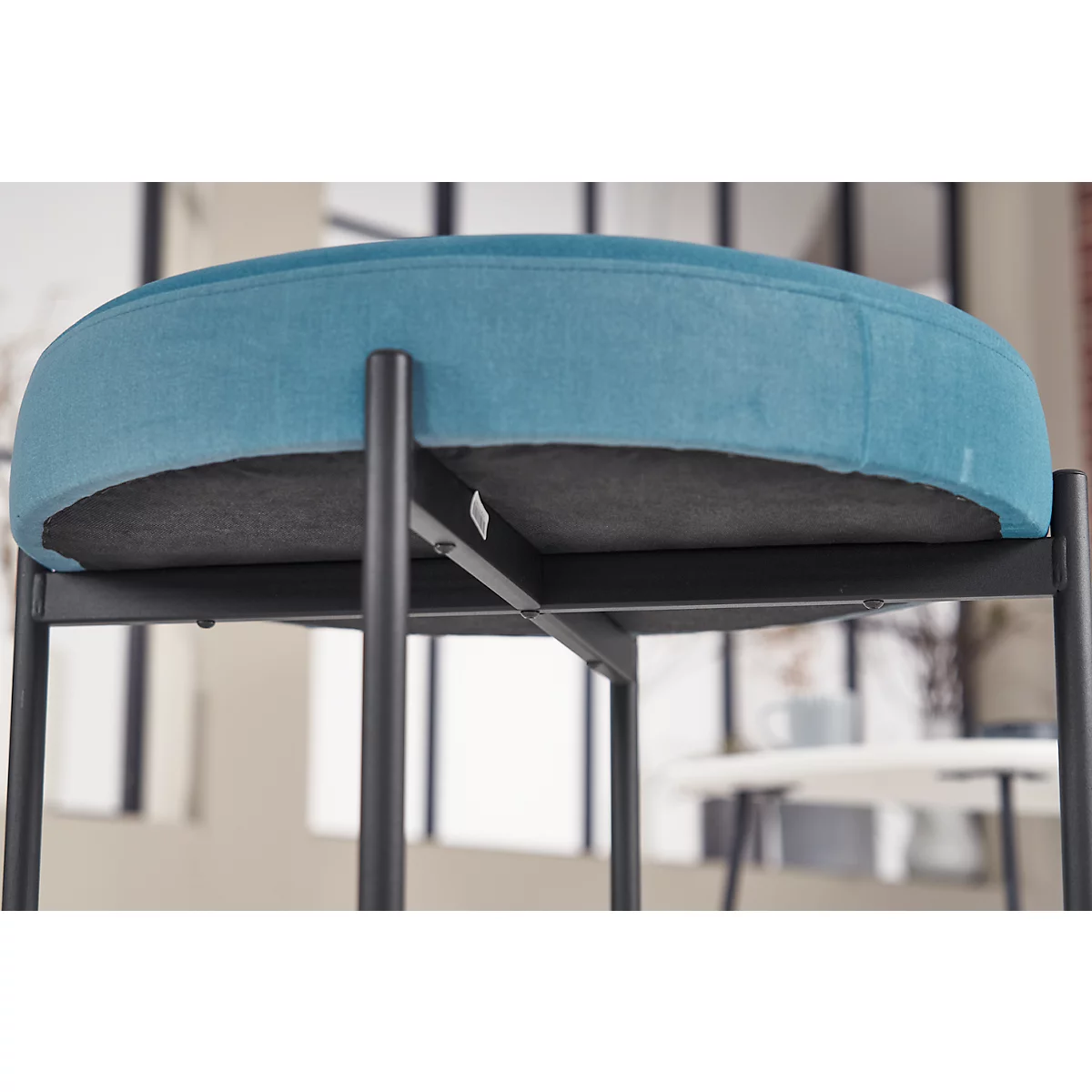 Banc meet® by Paperflow GAIA, ovale S, revêtement tissu vert, piètement 4 pieds noir mat, L 490 x P 380 x H 455 mm