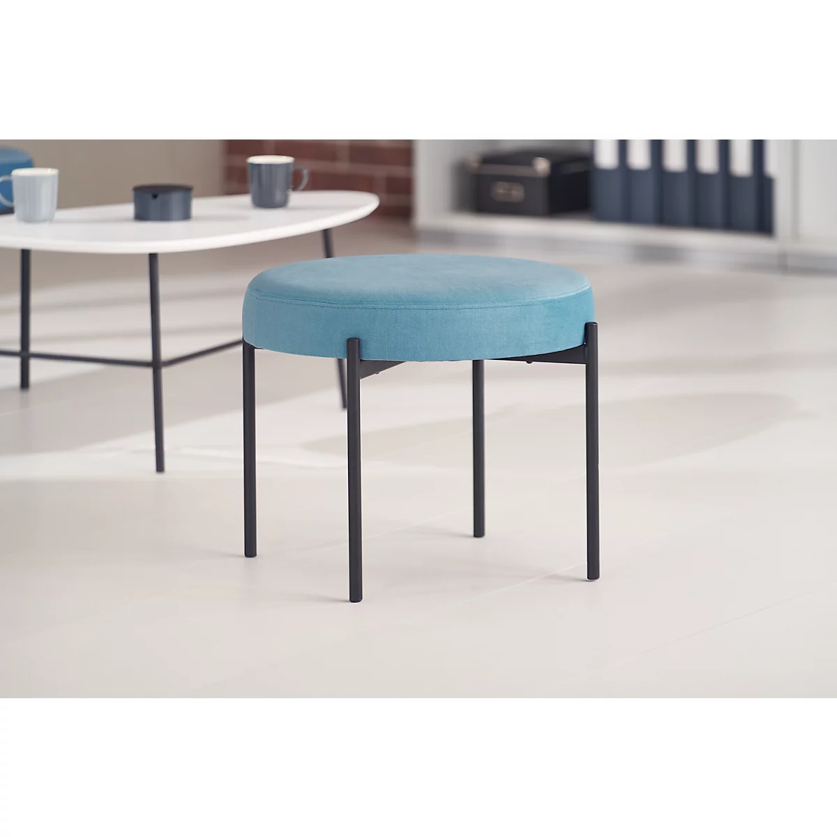 Banc meet® by Paperflow GAIA, rond, revêtement tissu bleu, piètement 4 pieds noir mat, L 575 x P 575 x H 455 mm