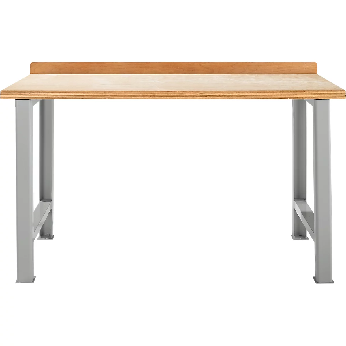 Un banco de trabajo con una tapa de madera y patas de metal plateado sobre un fondo blanco.