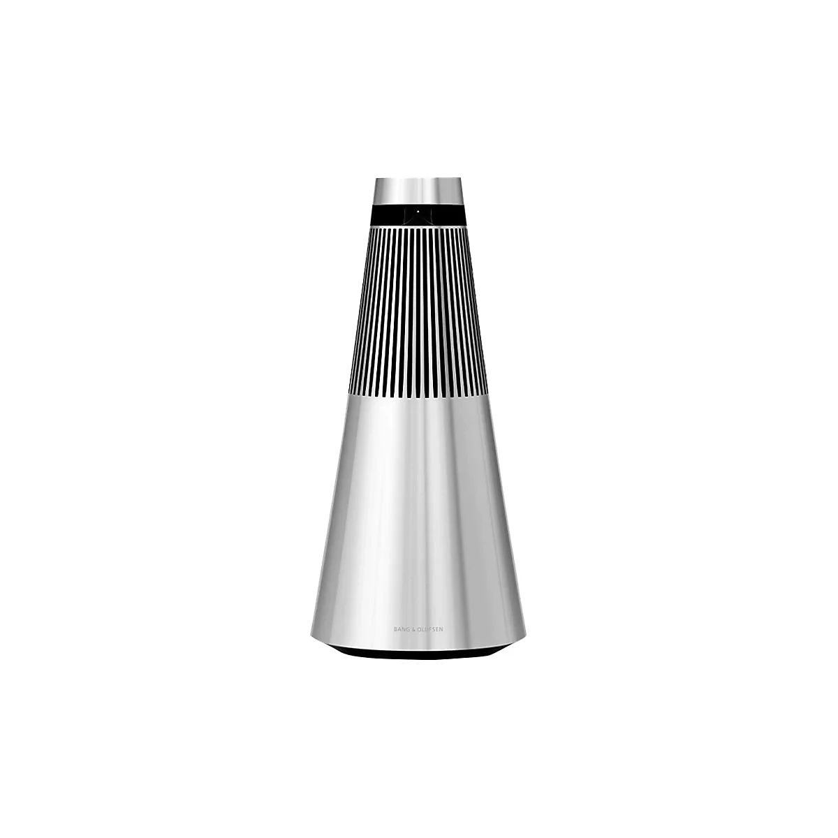 Kegelförmiger, silberner Lautsprecher mit Lamellenstruktur oben und Bang & Olufsen Logo am Fuß.