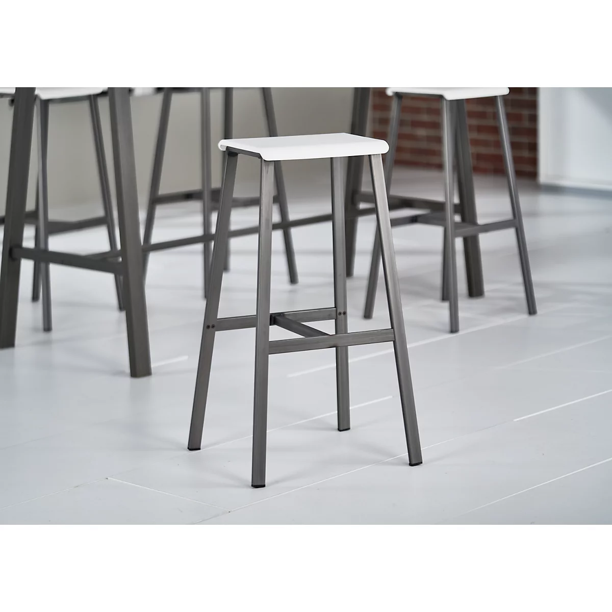 Barhocker Meeting Point, Industriedesign, weiss, Rohstahlbeine, Sitzhöhe 770 mm, 2 Stück