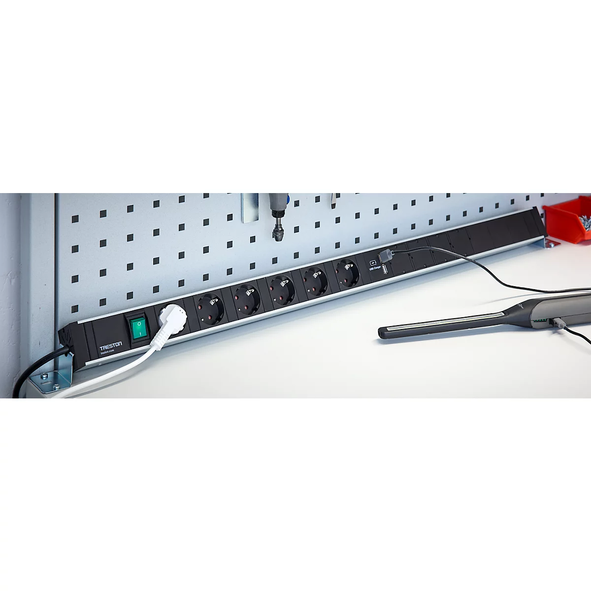 Barre d'énergie 836/1 pour tables de travail Treston, 6 prises, 1x interrupteur, 2x USB type A