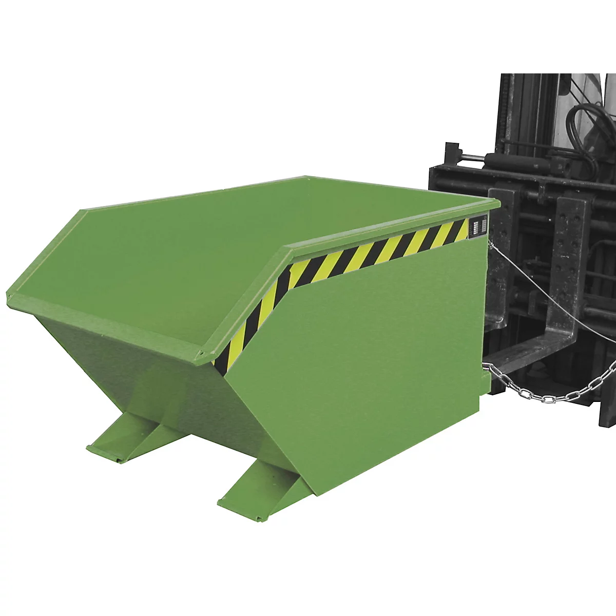 Benne basculante verte sur chariot élévateur. Bandes d'avertissement noires et jaunes.