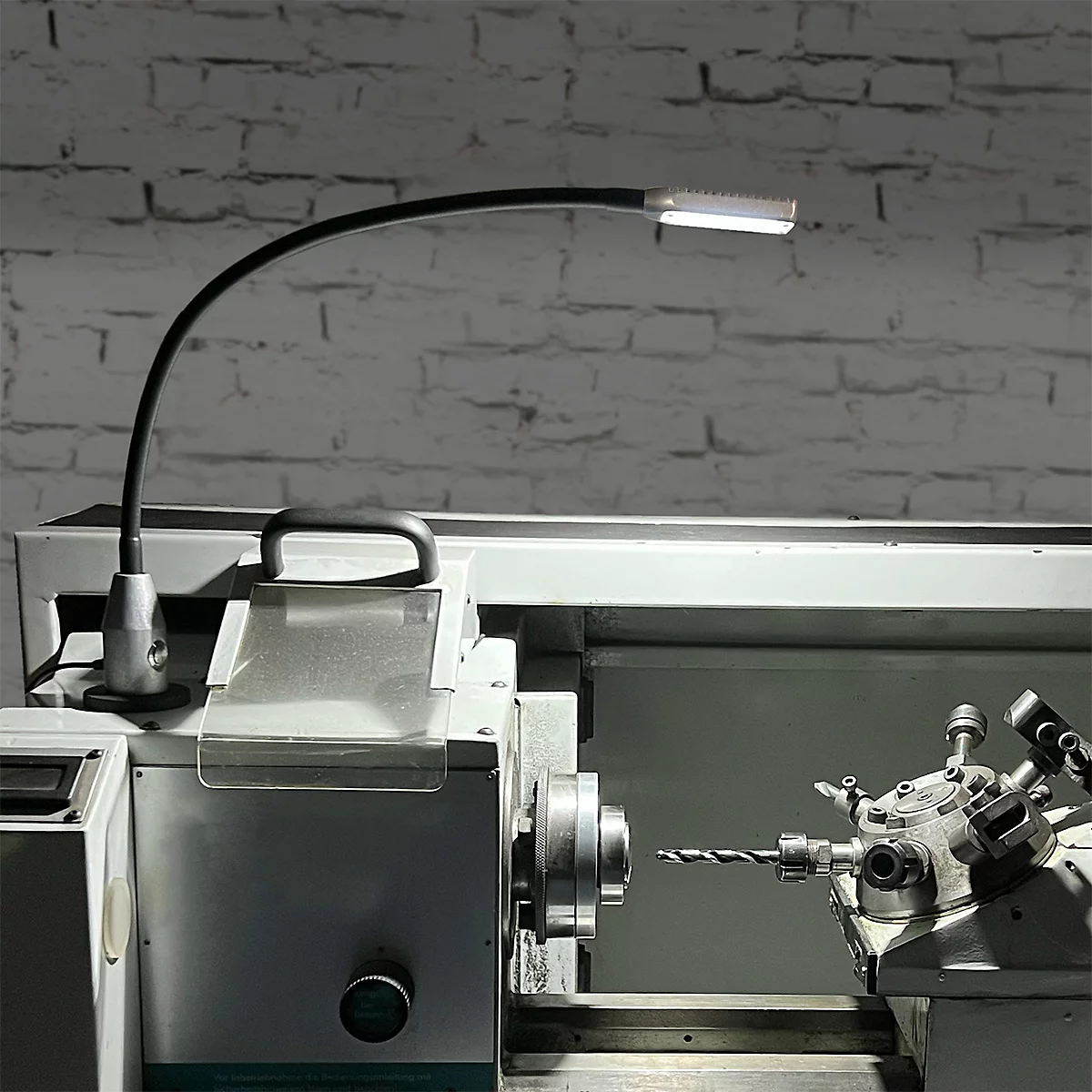 Bauer &amp; Böcker LED werklamp, 3 W, 300 lm, 5500 K, kantelbaar, dimbaar, magnetische voet, IP65, L 640 mm, aluminium, grijs-zwart