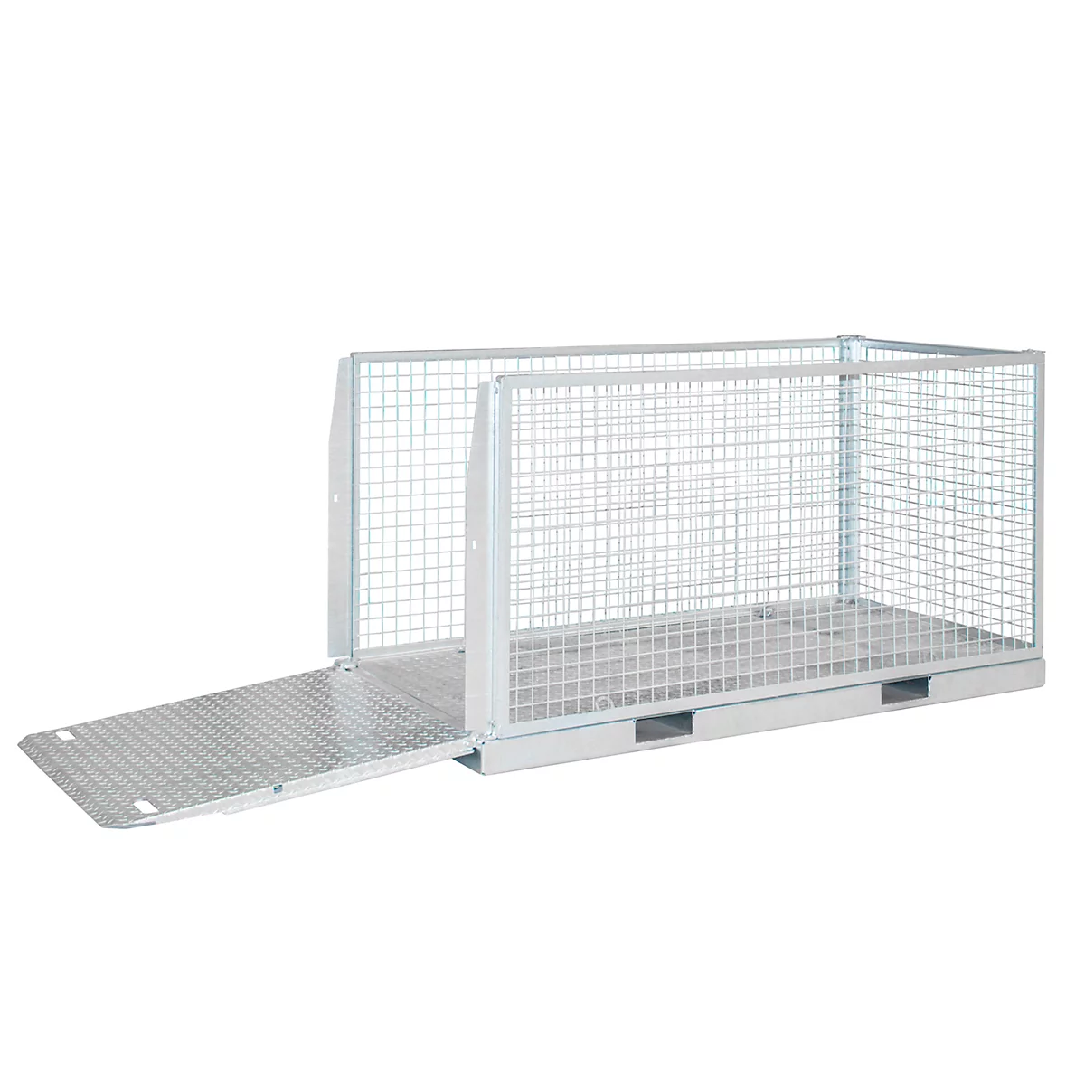 Cage métallique avec rampe abaissée, sur fond blanc.