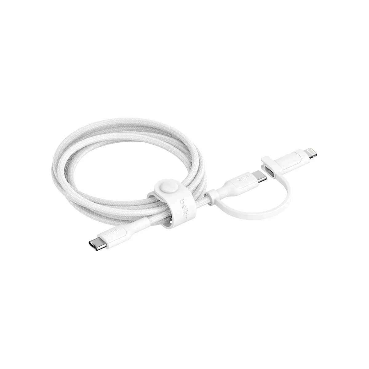 Câble de chargement blanc avec connecteurs USB-C et Lightning, enroulé en forme de huit. Une attache de câble blanche le maintient ensemble.