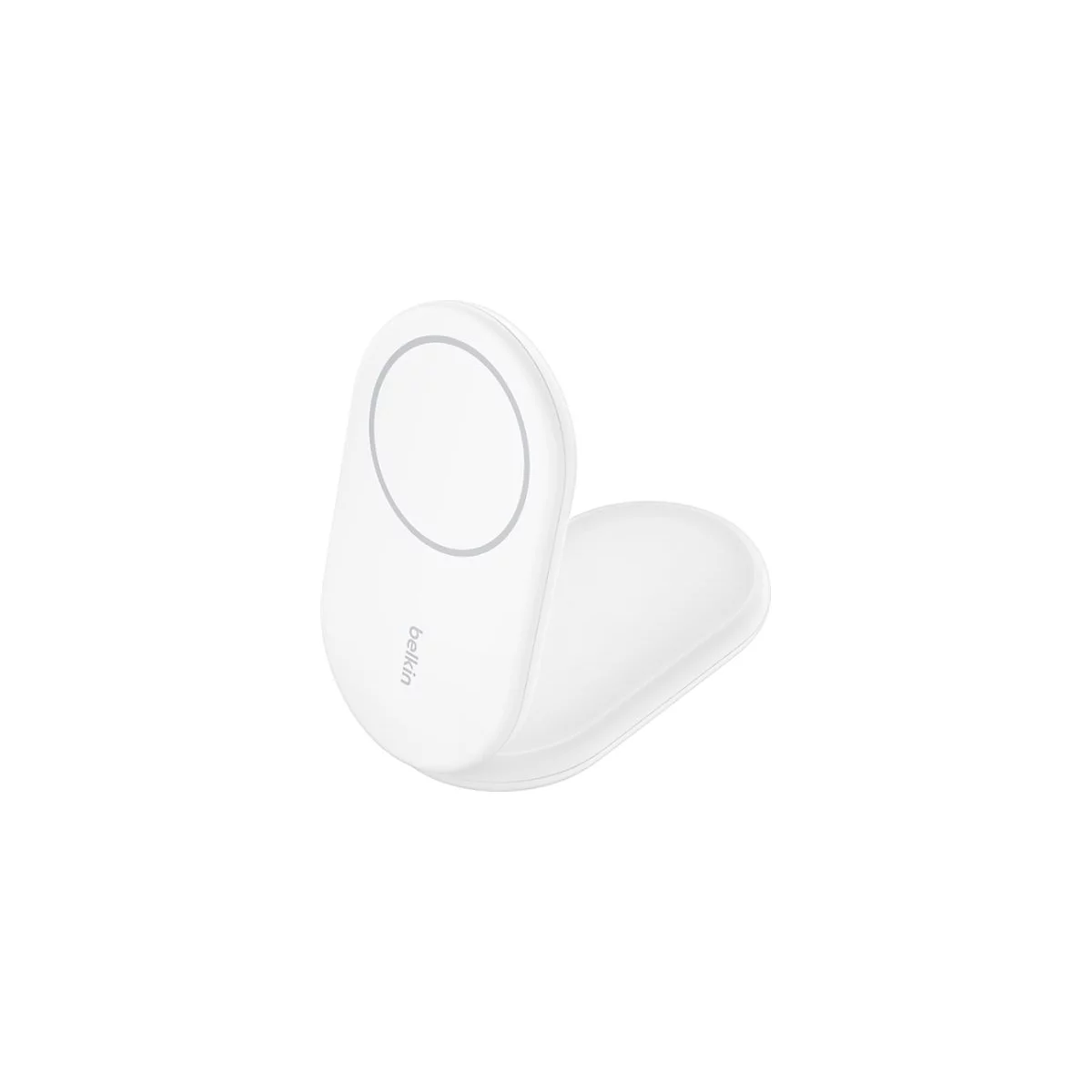 Weißes, ovales Belkin-Ladegerät, offen wie ein Buch. Grauer Kreis, Belkin-Logo.