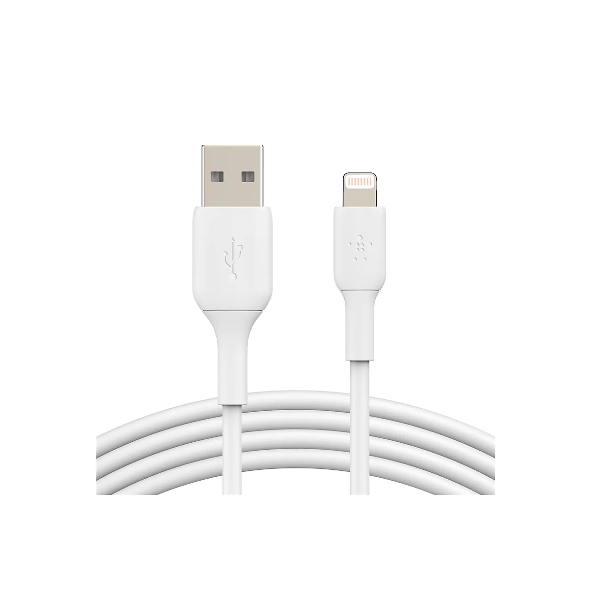 Weißes USB-A auf Lightning Ladekabel vor weißem Hintergrund.