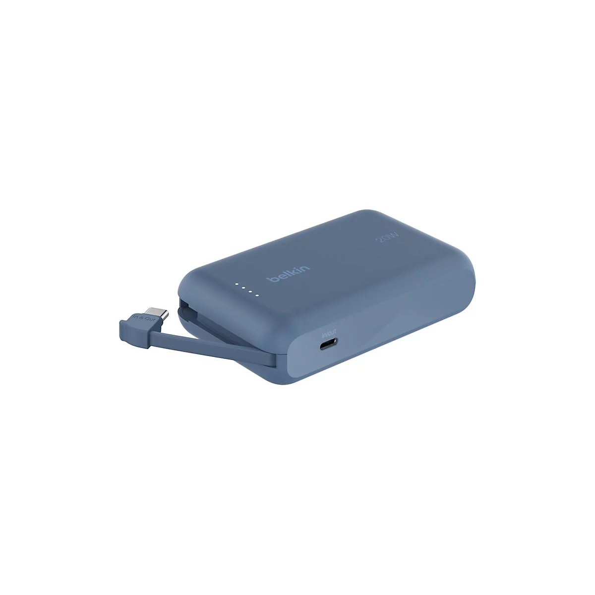 Blaues Belkin Powerbank mit 20W Leistung und integriertem USB-C-Kabel, seitlich beschriftet mit 'in & out'.