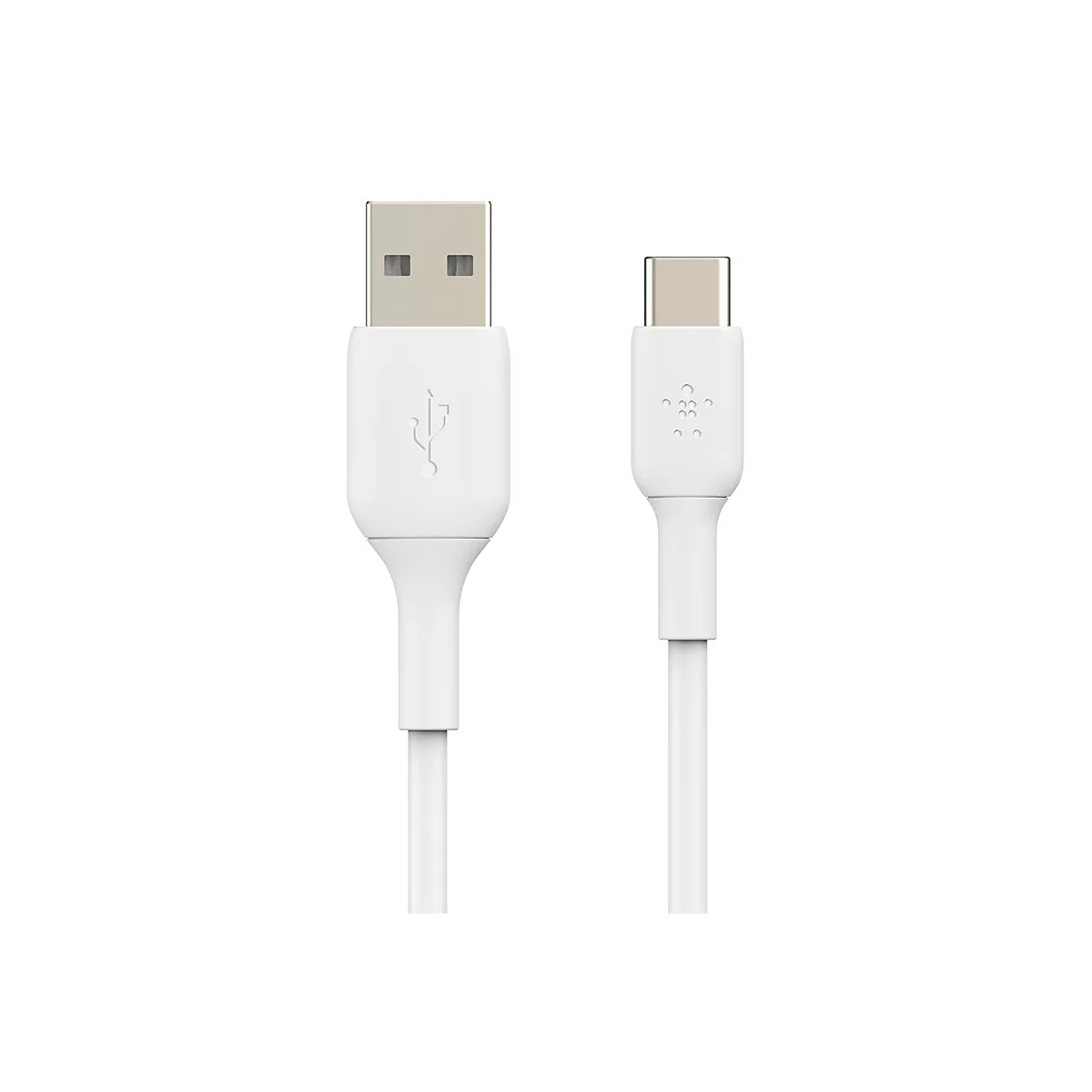 Weißes USB-C-Kabel mit USB-A-Anschluss. Beide Enden zeigen auf weißem Hintergrund.