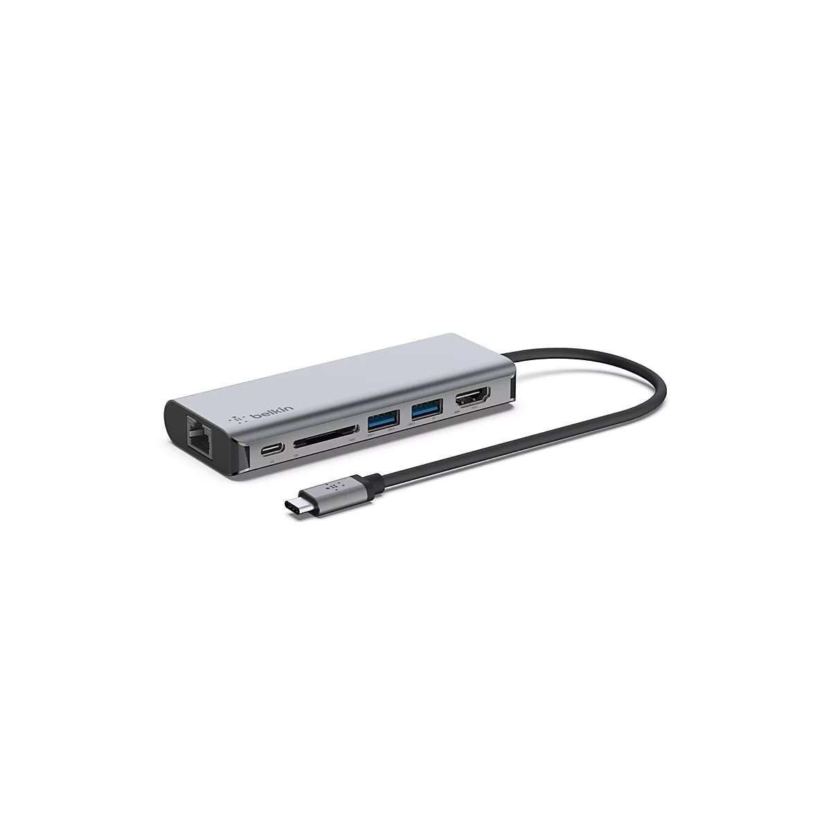 Silberner USB-C-Hub mit mehreren Anschlüssen, schwarzen Kabel und weißem Hintergrund.