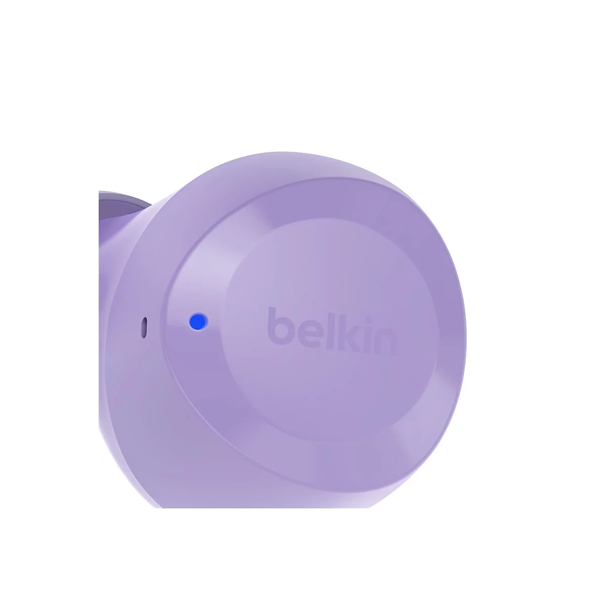 Gros plan d'un écouteur violet avec le logo Belkin et une lumière bleue.