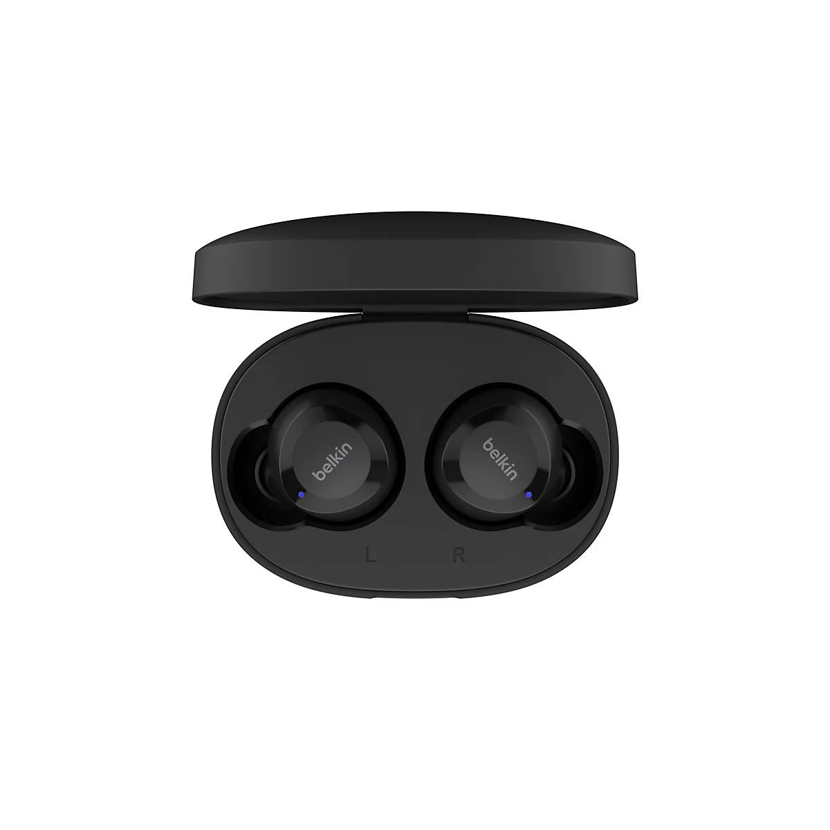 Écouteurs sans fil noirs dans un étui de chargement ouvert. Logo Belkin sur les écouteurs, points bleus indiquant les côtés G/D.